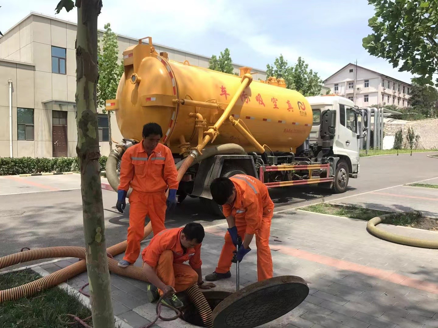 永兴化粪池清理与5-8吨吸粪车施工效率分析